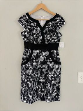 Liz Claiborne Black & White Pattern Sheath Dress